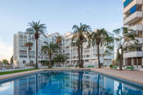 Apartamento en complejo residencial con piscina y garaje a 100m del mar
